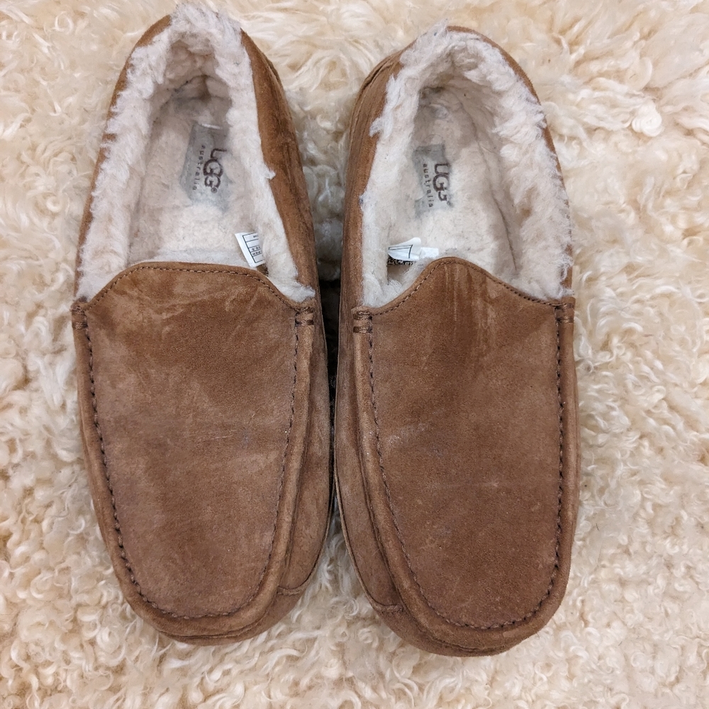 Men's UGGs slippers, never worn, size 10